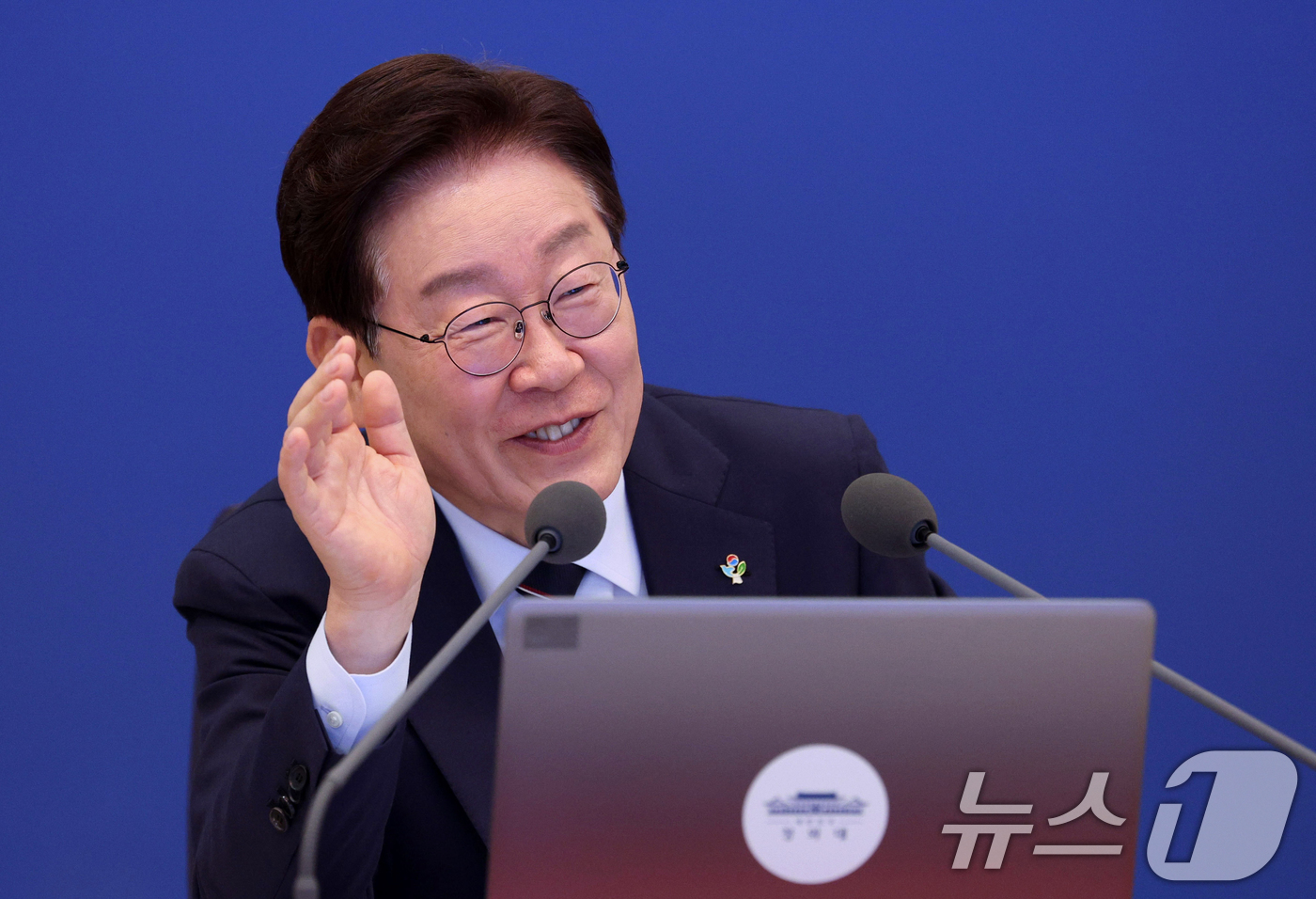 (서울=뉴스1) 허경 기자 = 이재명 대통령이 2일 청와대에서 열린 국무회의 겸 비상경제점검회의에서 발언하고 있다. (청와대통신사진기자단) 2026.6.2/뉴스1