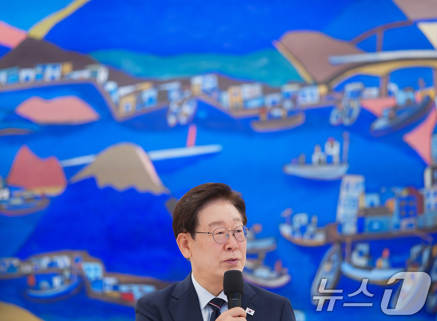 (서울=뉴스1) 이재명 기자 = 이재명 대통령이 2일 청와대에서 한·아프리카 외교장관회의 참석 대표단을 접견, 발언하고 있다. 2026.6.2/뉴스1