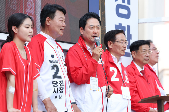 오성환 당진시장 후보 지지 호소하는 장동혁 대표