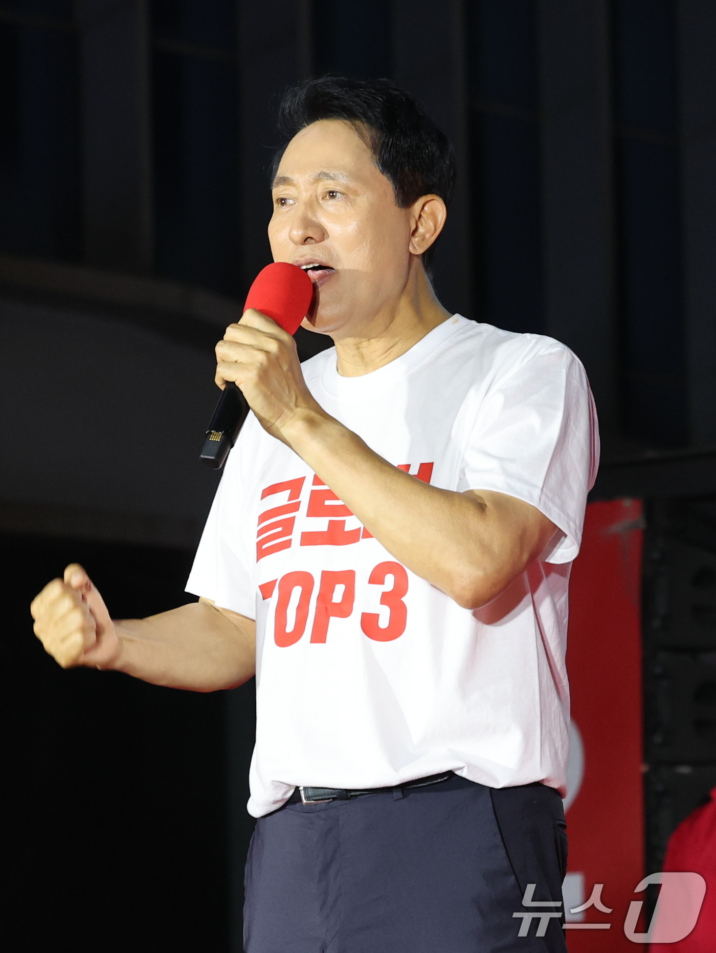(서울=뉴스1) 박지혜 기자 = 오세훈 국민의힘 서울시장 후보가 2일 서울 서대문구 신촌역 스타광장에서 열린 파이널 유세에서 지지를 호소하고 있다. 2026.6.2/뉴스1