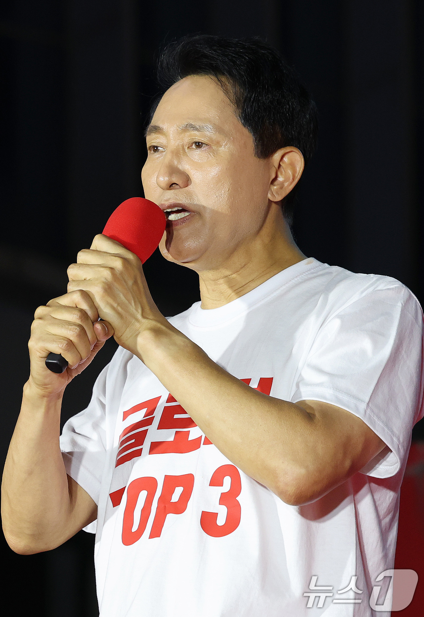 (서울=뉴스1) 박지혜 기자 = 오세훈 국민의힘 서울시장 후보가 2일 서울 서대문구 신촌역 스타광장에서 열린 파이널 유세에서 지지를 호소하고 있다. 2026.6.2/뉴스1