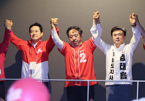 김태흠 후보와 함께 지지 호소하는 장동혁 대표