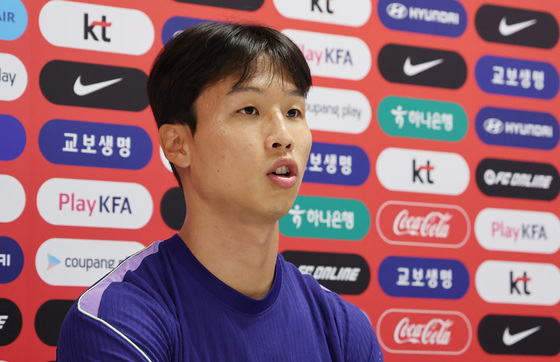 인터뷰 하는 엄지성