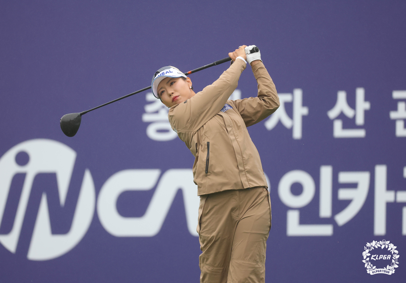 (서울=뉴스1) = 이채은2가 20일 경기 안산 더헤븐 컨트리클럽에서 열린 한국여자프로골프(KLPGA) 투어 ‘인카금융 더헤븐 마스터즈’ 2라운드 2번홀에서 티샷을 하고 있다. ( …