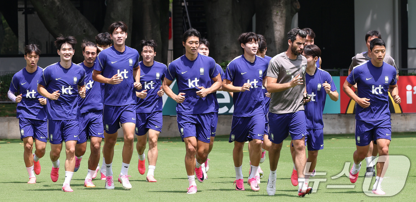 (과달라하라(멕시코)=뉴스1) 박지혜 기자 = 대한민국 축구국가대표팀 선수들이 19일(현지시간) 멕시코 과달라하라 인근 대한민국 축구대표팀의 베이스캠프 훈련장인 사포판 치바스 바예 …