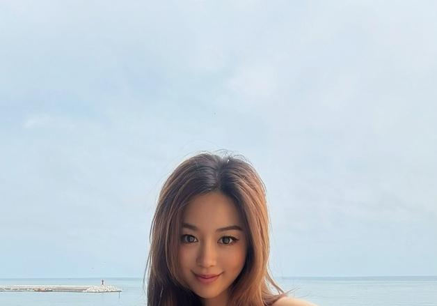 김희정, 어깨·허리 파격 노출 패션…글래머 몸매 [N샷]