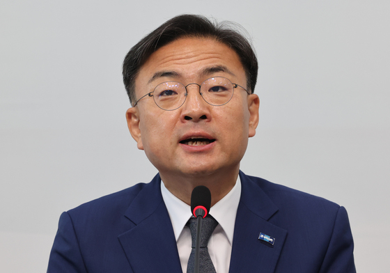 모두발언하는 신장식 권한대행