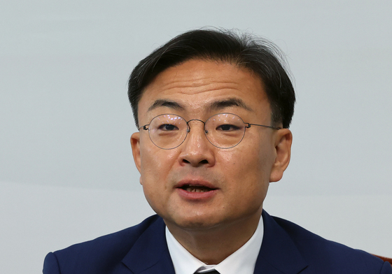 모두발언하는 신장식 권한대행