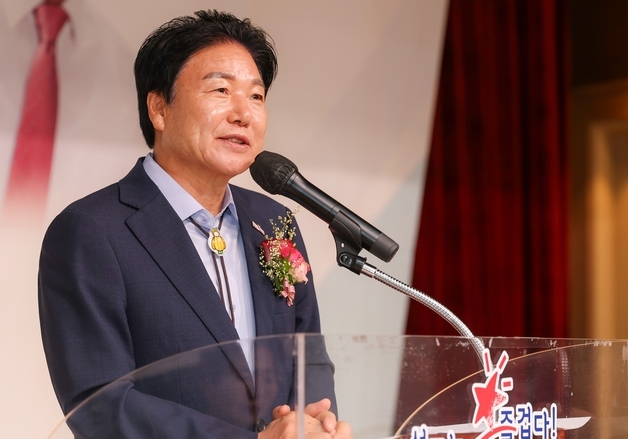 민선 7·8기 이병환 성주군수 퇴임… "성주 발전과 군민 행복 늘 응원"