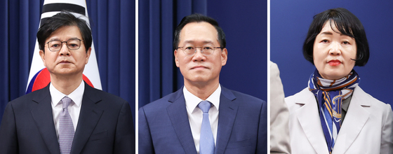 李대통령, 홍보수석 성기홍·민정수석 한찬식·사회수석 김경자 임명