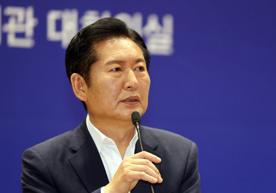 인사말하는 정청래 대표
