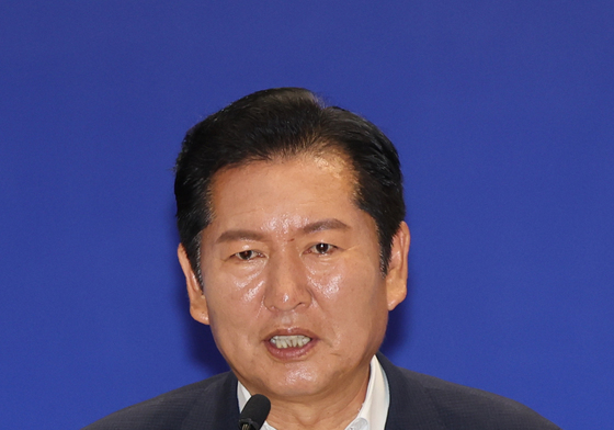인사하는 정청래 대표