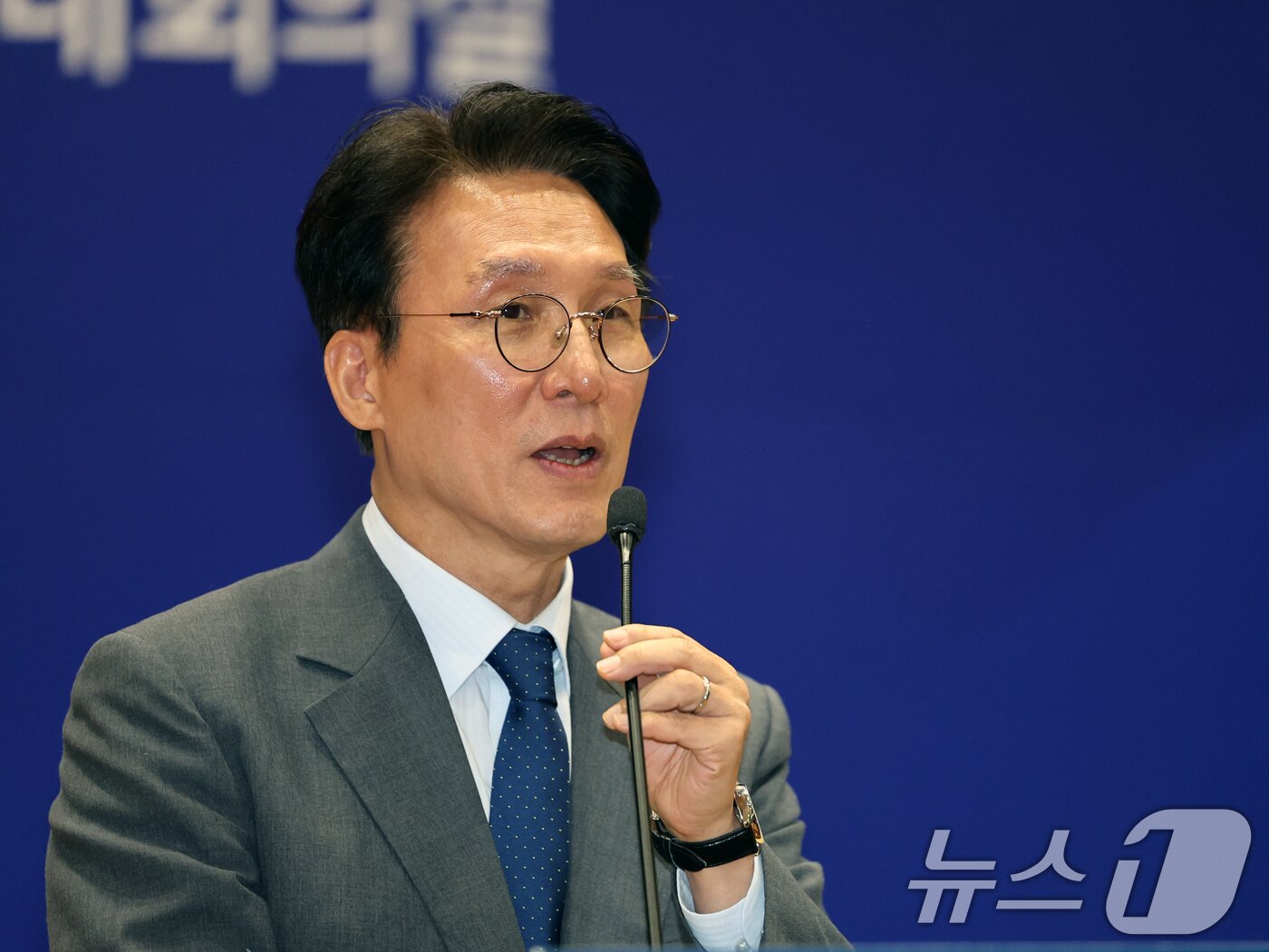 본문 이미지 - 김민석 국무총리가 21일 오후 서울 여의도 국회 의원회관에서 열린 '2026 6·3지방선거 단체장 당선자 워크숍'에서 축사를 하고 있다. 2026.6.21 ⓒ 뉴스1 황기선 기자