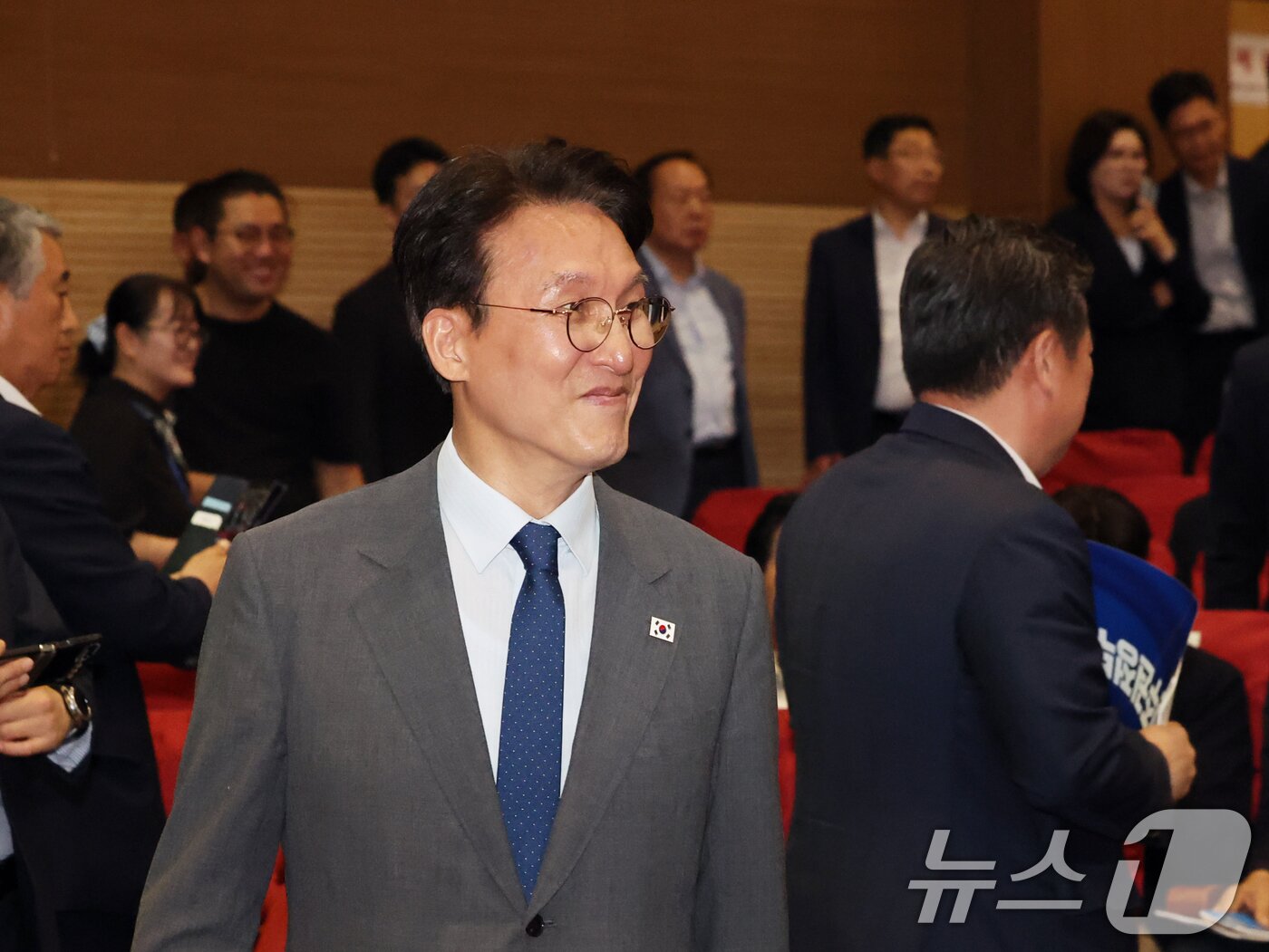 본문 이미지 - 김민석 국무총리가 21일 오후 서울 여의도 국회 의원회관에서 열린 '2026 6·3지방선거 단체장 당선자 워크숍'에 참석하고 있다. 2026.6.21 ⓒ 뉴스1 황기선 기자