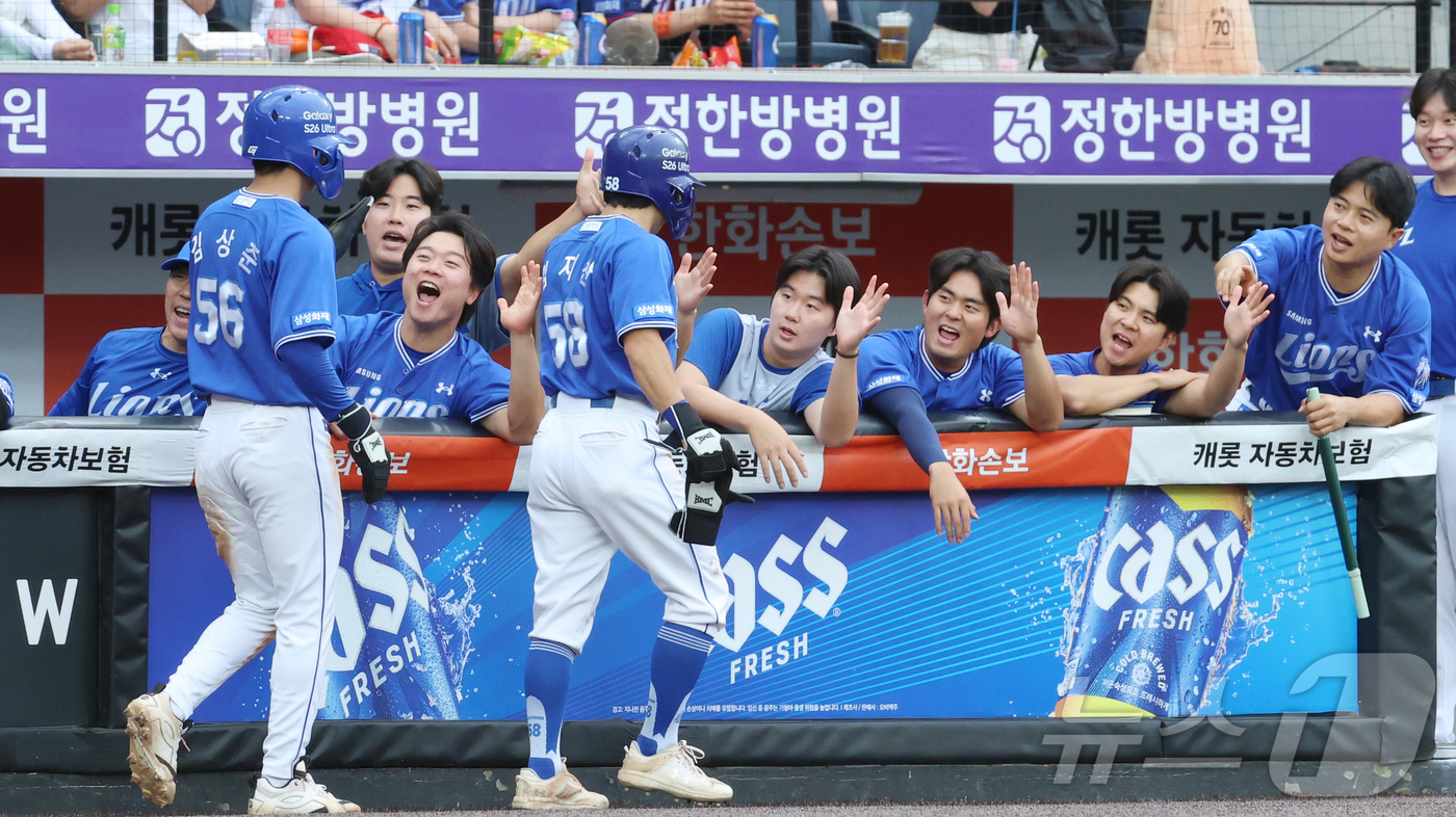(대전=뉴스1) 김기남 기자 = 21일 대전 한화생명볼파크에서 열린 2026 신한 SOL KBO리그 삼성 라이온즈와 한화 이글스의 경기에서 삼성 3회초 2사 1,3루에서 구자욱 2 …