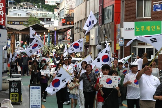 경북 안동서 '부정선거 재선거' 외치는 시민들