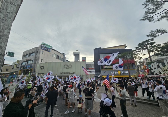 "독립운동 성지서 침묵 않겠다" 안동 청년들 선관위 규탄 거리로