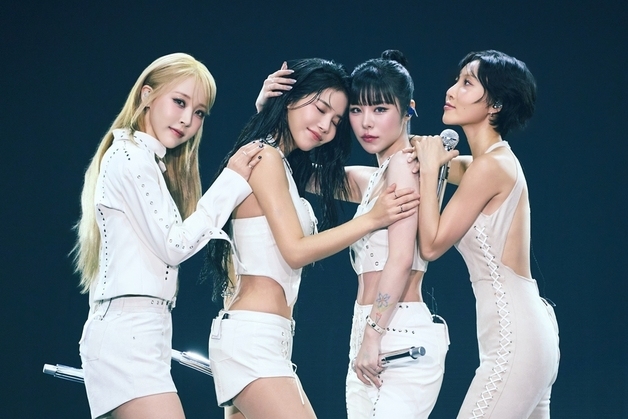 마마무, 12년 서사 담은 서울 단독 콘서트 성황…무려 약 40곡 소화