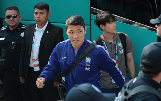 '35초 남기고 완료' 황희찬 샬케행…메디컬도 건너뛴 긴박한 이적