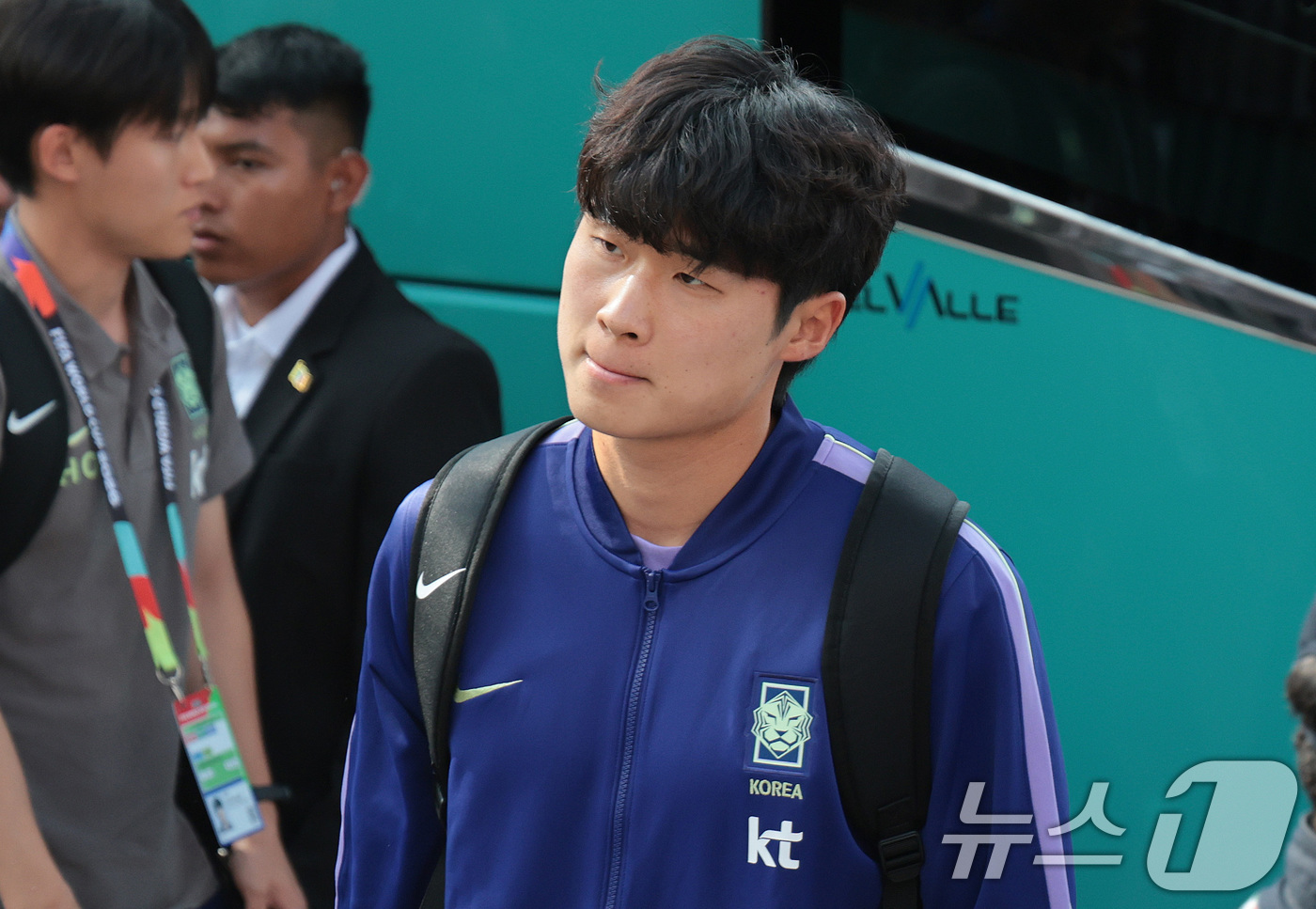 (몬테레이(멕시코)=뉴스1) 박지혜 기자 = 대한민국 축구국가대표팀 김태현이 21일(현지시간) 멕시코 몬테레이의 대표팀 숙소에 도착하고 있다.한국 축구대표팀은 2026 북중미 월드 …