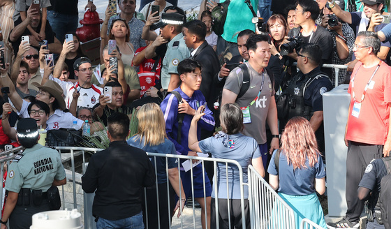 손흥민, 남아공과 결전 앞두고 몬테레이 도착