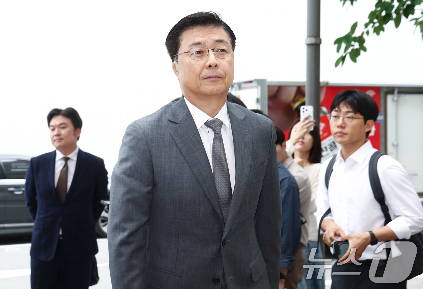 (과천=뉴스1) 김민지 기자 = 홍장원 전 국가정보원 1차장이 22일 오전 12·3 비상계엄 선포 직후 미국 등 주요 우방국에 계엄의 정당성을 옹호하는 메시지를 전달하도록 지시했다 …