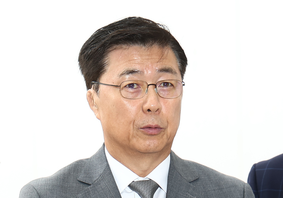 취재진 질의 답변하는 홍장원 전 국정원 1차장