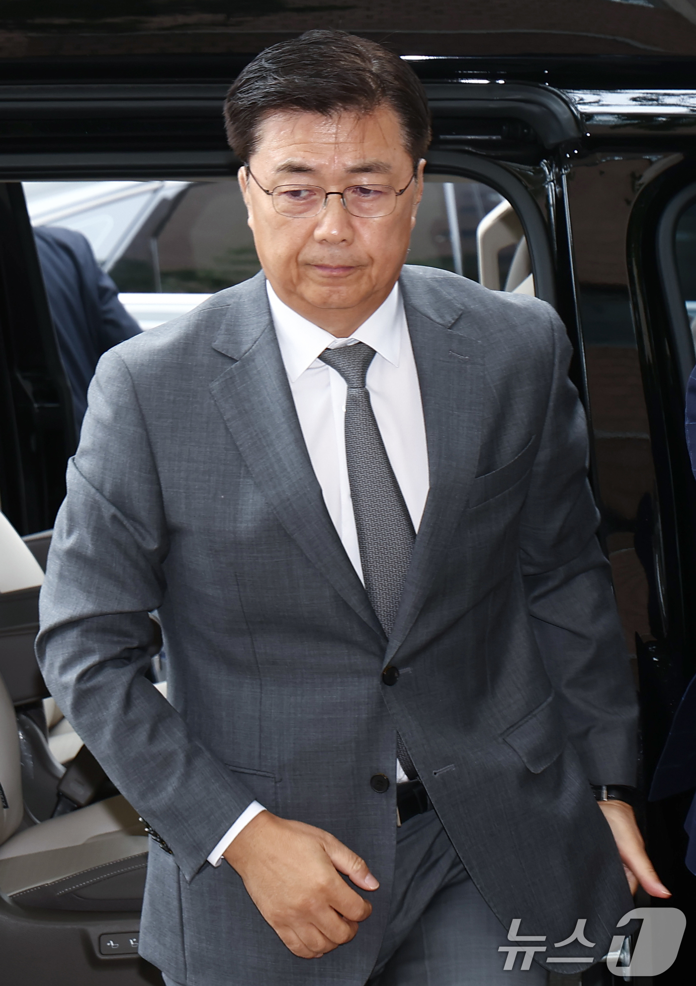 (과천=뉴스1) 김민지 기자 = 홍장원 전 국가정보원 1차장이 22일 오전 12·3 비상계엄 선포 직후 미국 등 주요 우방국에 계엄의 정당성을 옹호하는 메시지를 전달하도록 지시했다 …