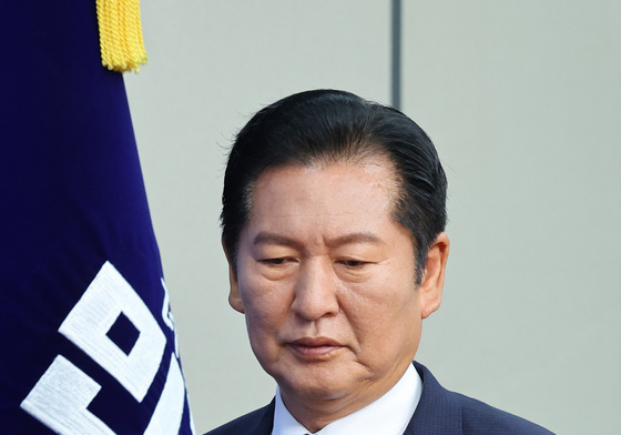 최고위원회의 참석하는 정청래 대표