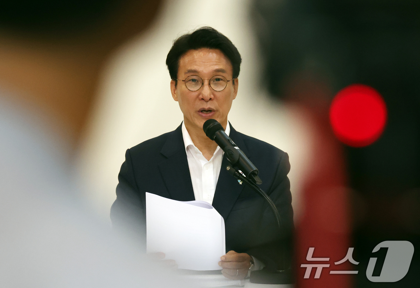 (서울=뉴스1) 김명섭 기자 = 김민석 국무총리가 22일 오전 서울 종로구 정부서울청사 별관에서 열린 출입기자단 간담회에서 모두 발언을 하고 있다.  2026.6.22/뉴스1