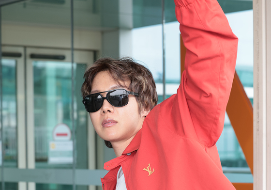 방탄소년단 제이홉, 파리 출국
