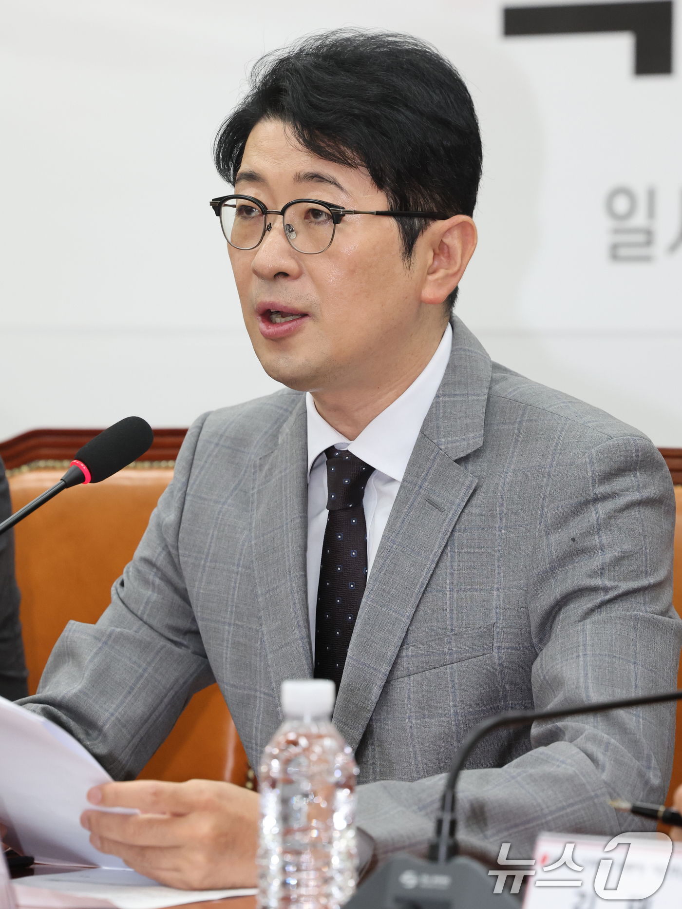 (서울=뉴스1) 황기선 기자 = 주진우 국민의힘 이재명 대통령 재판취소 저지 특별위원회 위원장이 22일 오전 서울 여의도 국회에서 열린 특위 1차회의에서 모두발언을 하고 있다. 2 …