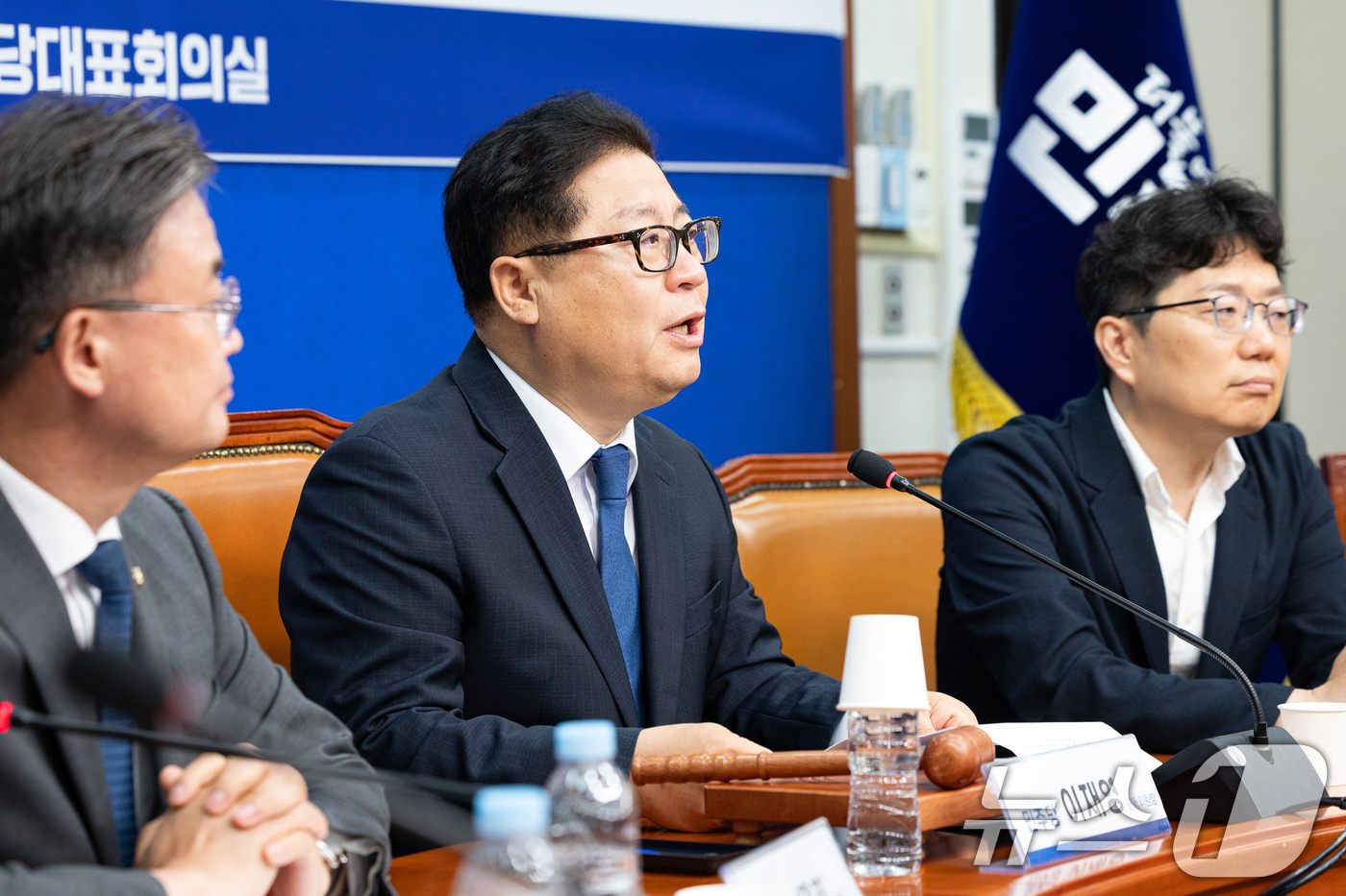 (서울=뉴스1) 유승관 기자 = 이재영 공동위원장이 22일 서울 여의도 국회에서 열린 더불어민주당 6.3 지방선거 및 재·보궐선거 평가위원회 제1차 전체회의에서 인사말을 하고 있다 …