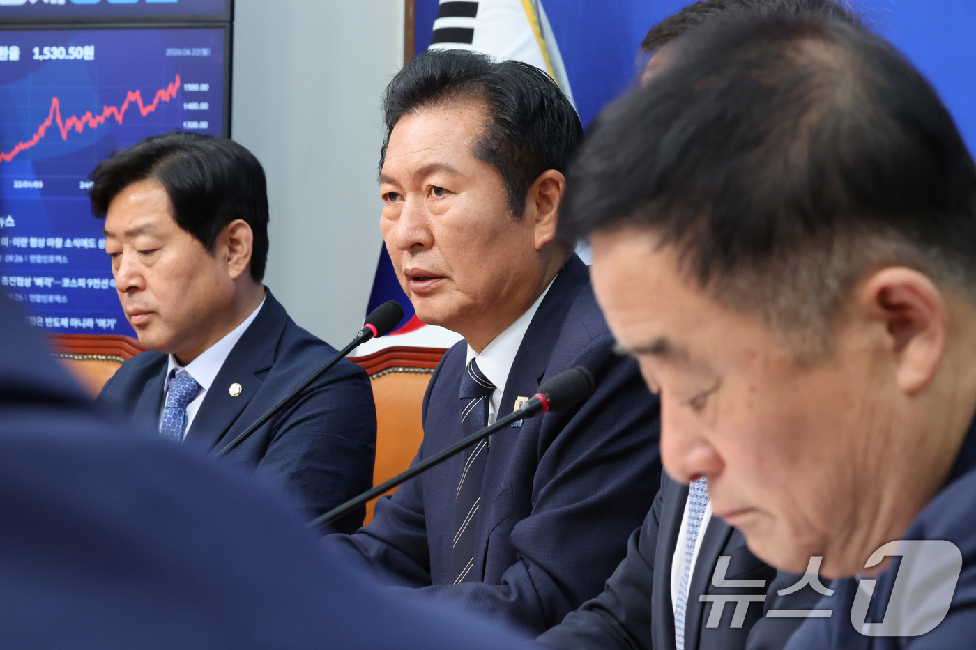 (서울=뉴스1) 신웅수 기자 = 정청래 더불어민주당 대표가 22일 서울 여의도 국회에서 열린 최고위원회의에서 발언하고 있다.  2026.6.22/뉴스1