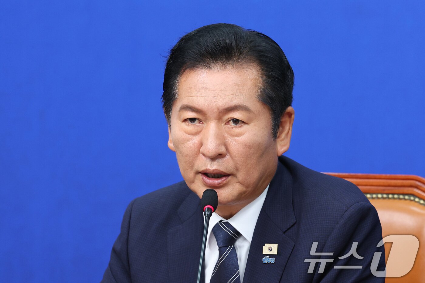 본문 이미지 - 정청래 더불어민주당 대표가 22일 서울 여의도 국회에서 열린 최고위원회의에서 발언하고 있다. 2026.6.22 ⓒ 뉴스1 신웅수 기자
