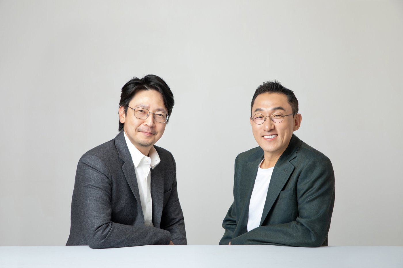 본문 이미지 - 카카오게임즈가 22일 임시주주총회를 열고 김태환(왼쪽)·이시우 공동대표를 선임했다.(카카오게임즈 제공. 재판매 및 DB금지)2026.6.22 ⓒ 뉴스1
