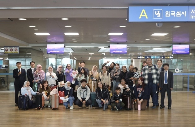 인도네시아 단체관광객, 첫 무비자 입국…관광 활성화 기대