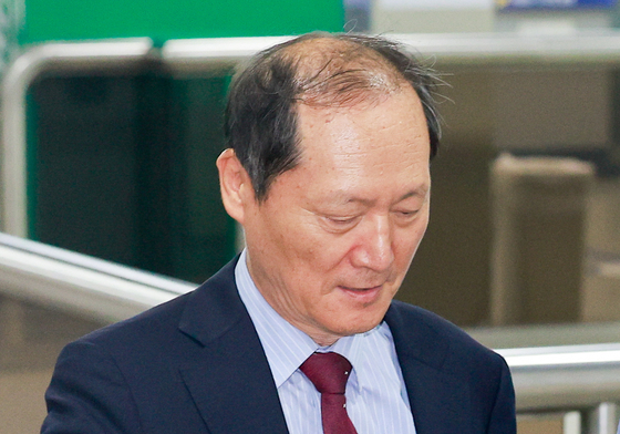 1심 선고 공판 출석하는 이완규 전 법제처장