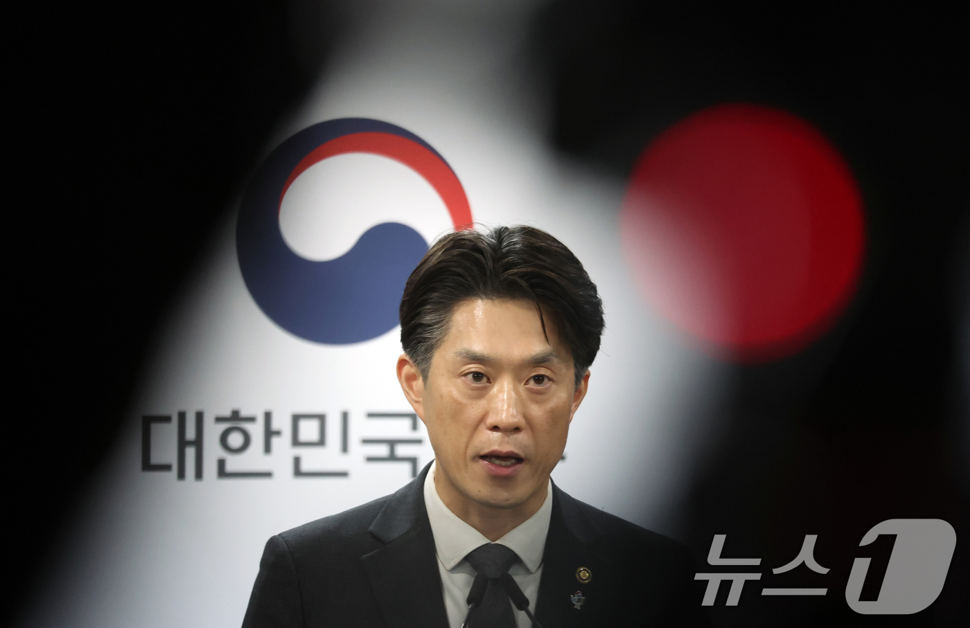 (서울=뉴스1) 김명섭 기자 = 노용석 중소벤처기업부 제1차관이 22일 오후 서울 종로구 세종대로 정부서울청사에서 '모두의 창업’ 진행 현황 및 향후 운영 방향 브리핑을 하고 있다 …