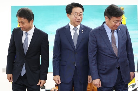 '법사위 평행선'에 원구성 3주 넘게 공전…與 단독 처리 수순 밟나