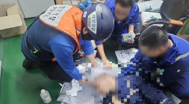 벌크선 작업 중 파이프에 '쿵'…베트남 선원 머리 다쳐 긴급 이송