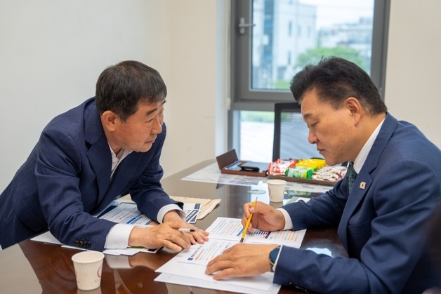 이재영 증평군수, 신용한 충북지사 당선인 만나 현안 지원 건의