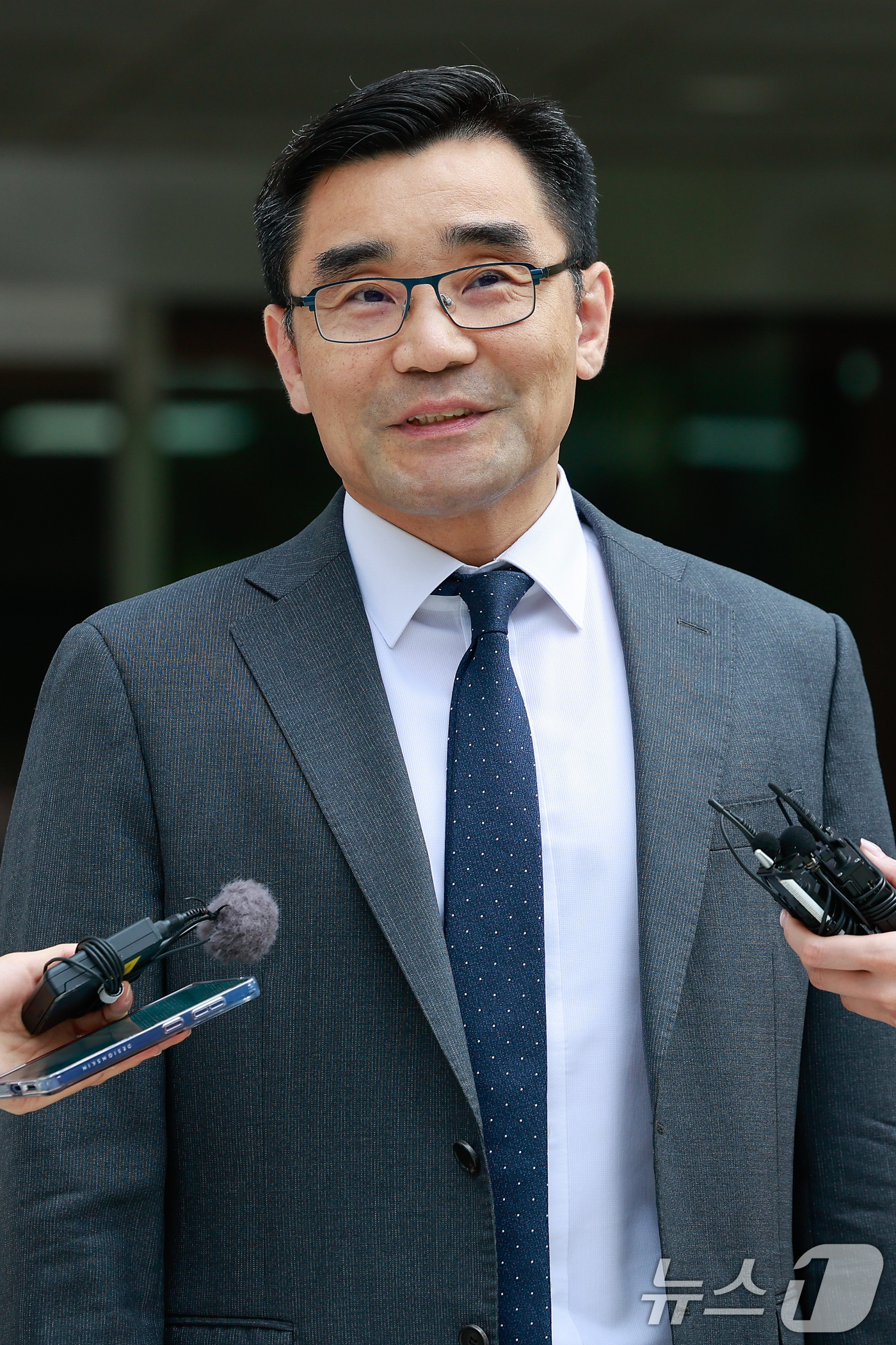 (서울=뉴스1) 안은나 기자 = 장우성 내란특검팀 특검보가 22일 오후 서울 서초구 중앙지방법원에서 박성재 전 법무부 장관 1심 선고 내용에 대한 입장을 밝히고 있다.법원은 이날 …