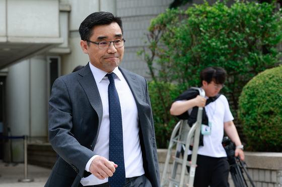 인터뷰 마친 장우성 특검보