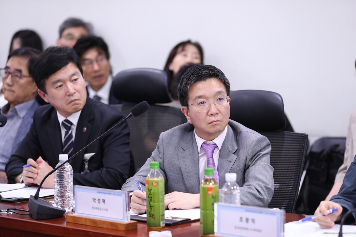 본문 이미지 - 이경수 한국관광협회중앙회 회장(왼쪽), 박성혁 한국관광공사 사장(한국관광공사 제공)