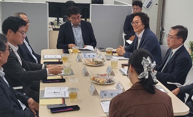 강원혁신도시 남고 설립 급물살…구자열·강삼영 원주서 회동(종합)