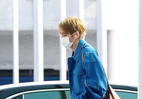 방탄소년단 뷔, 공항 포착