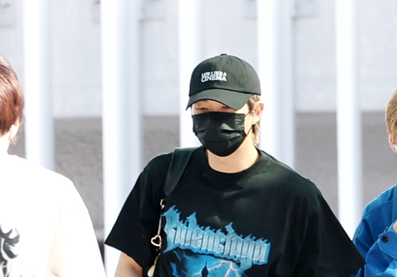 출국하는 방탄소년단 RM
