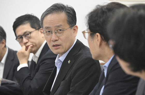 이형일 차관, 제3차 일자리 전담반 회의 주재
