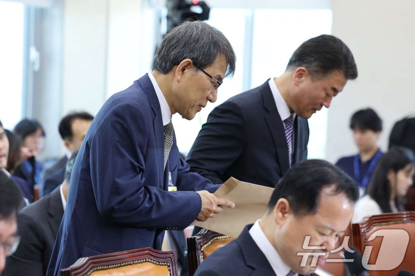 (서울=뉴스1) 신웅수 기자 = 노태악 전 중앙선거관리위원장이 23일 오전 서울 여의도 국회에서 열린 제9회전국동시지방선거투표용지부족 사태 등 국민참정권침해진상규명 및 선거관리개혁 …